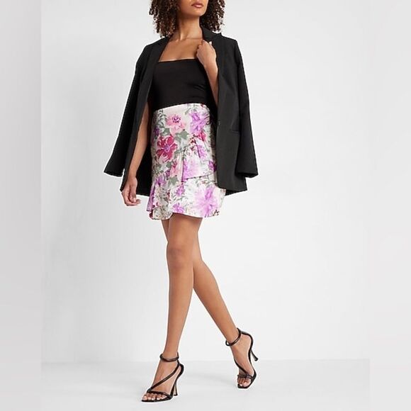 Express floral skirt perfect for bridal shower, brunch or a garden wedding! Sz 0 - Picture 1 of 11